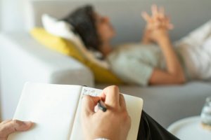 How to Become a Successful Hypnotherapist While Working a 9-5